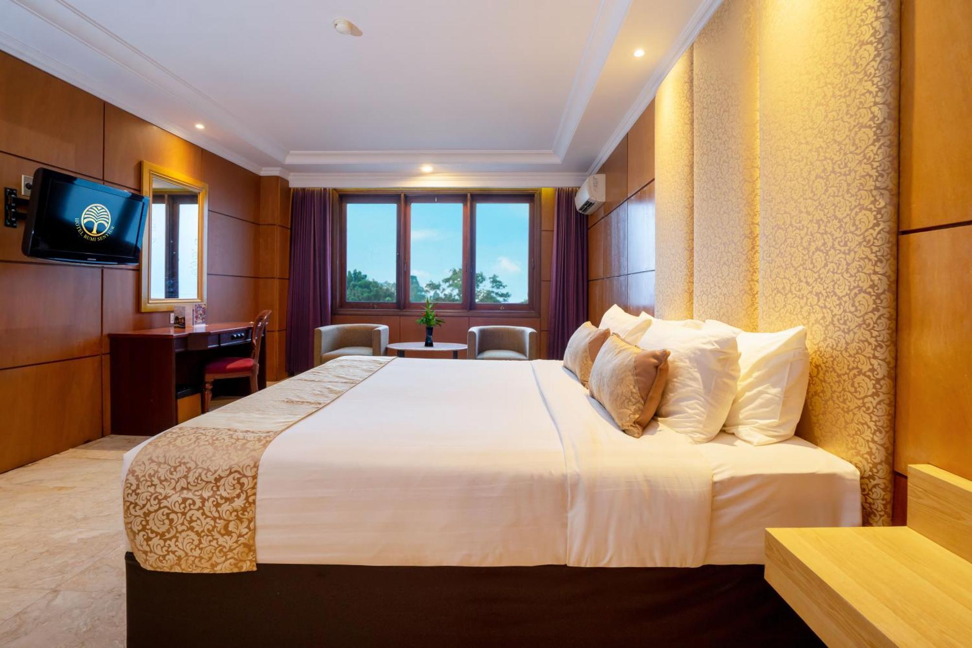 Hotel Bumi Senyiur Samarinda Exterior photo